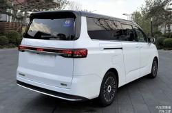 北京汽车制造厂锐胜M8上市 售价15.98-22.98万
