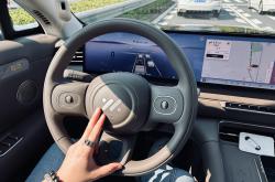 解决长途冬季通勤三痛智己LS6凭10万销量成新能源SUV标杆