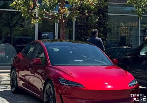 特斯拉Model 3高性能版正式上市 售价33.59万