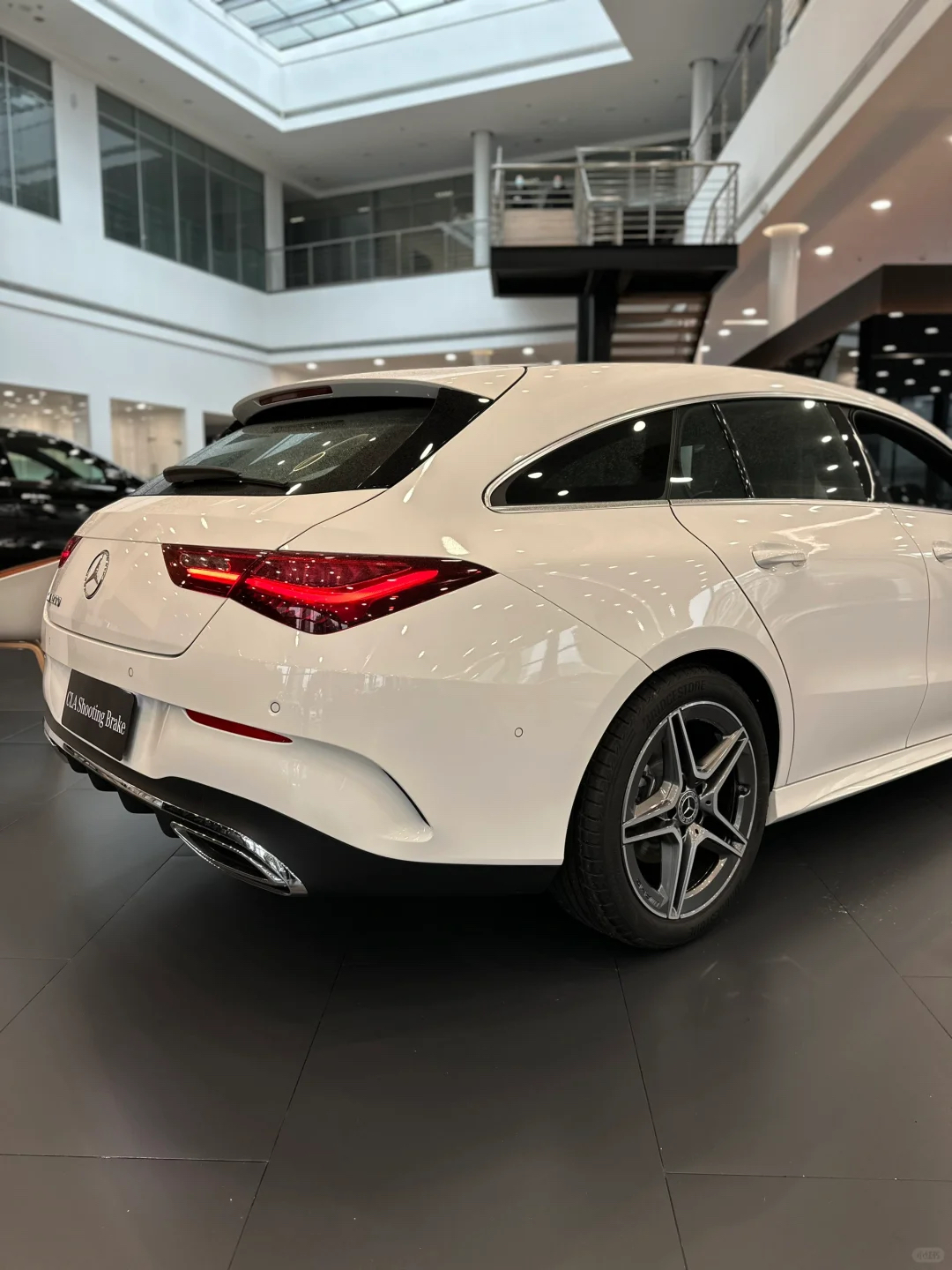 全新梅赛德斯-奔驰纯电CLA上市