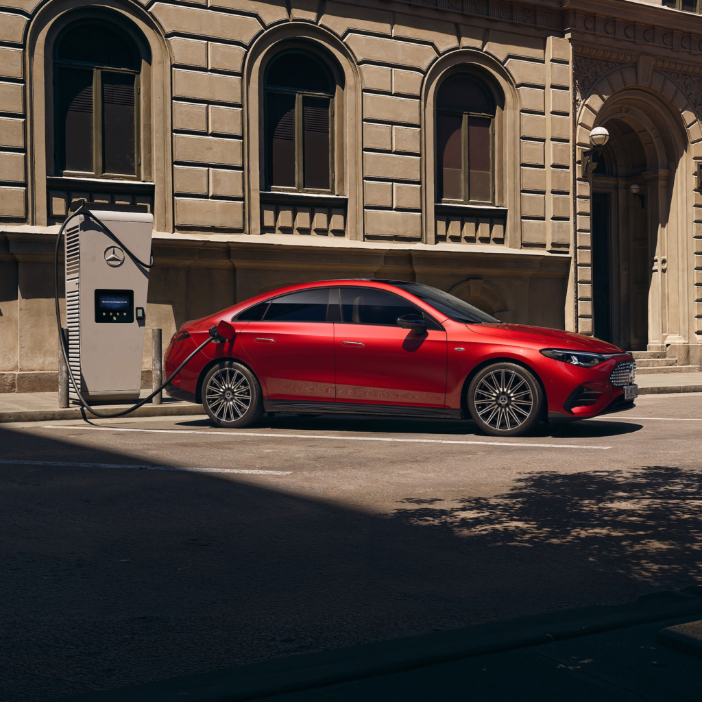 全新梅赛德斯-奔驰纯电CLA上市