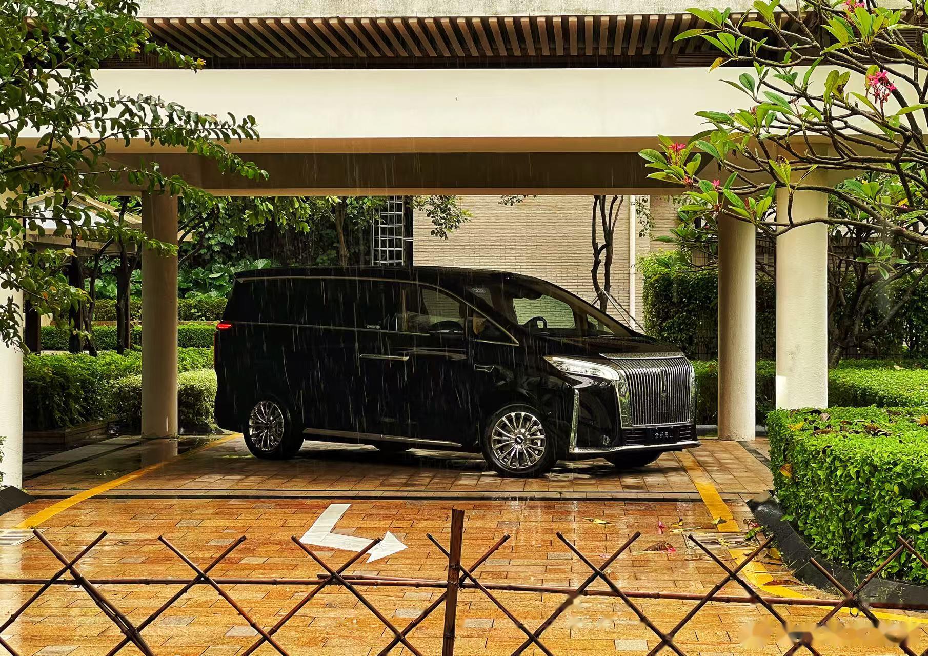 魏牌高山7正式上市 售价28.58万