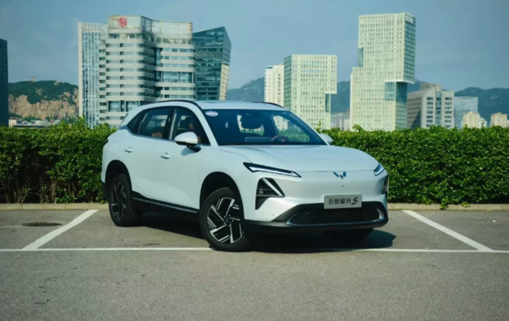 五菱星光560发布 首发抢订价6.38-10.28万